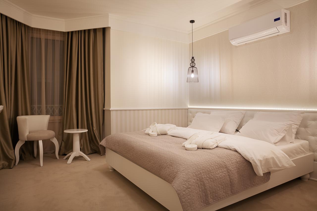 Castello Boutique Hotel Čačak Extérieur photo